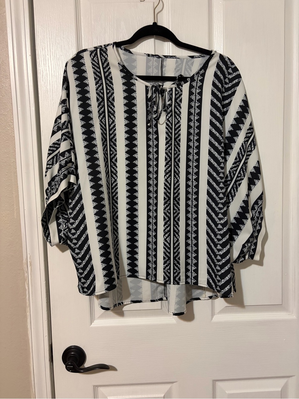 SHEIN Black & White Aztec Stripe Tie-Neck Tunic
